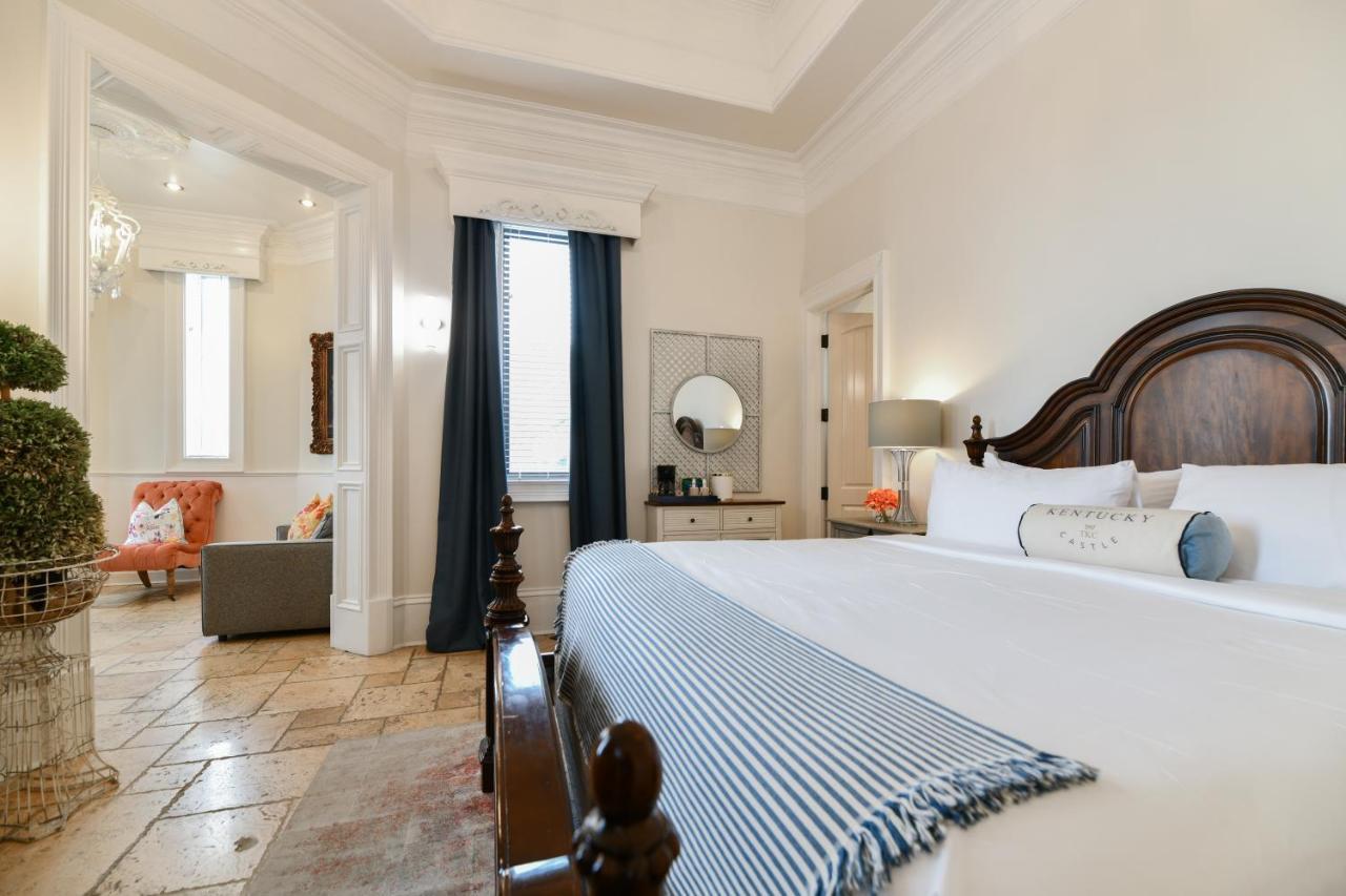 Hotel Kentucky Castle Versailles Zewnętrze zdjęcie