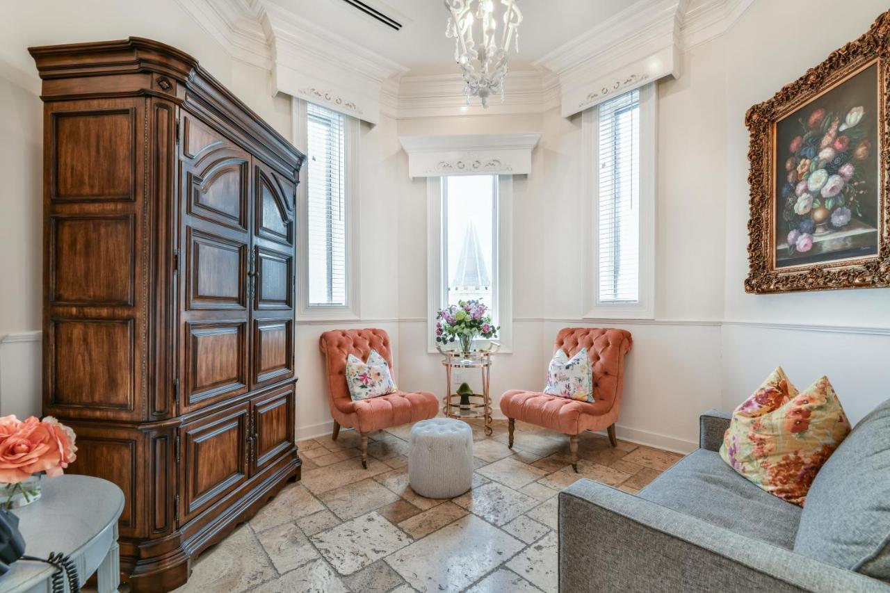 Hotel Kentucky Castle Versailles Zewnętrze zdjęcie