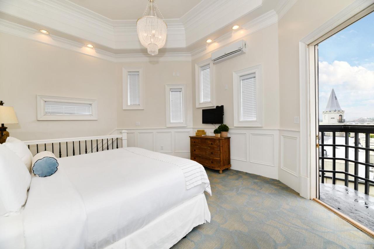 Hotel Kentucky Castle Versailles Zewnętrze zdjęcie