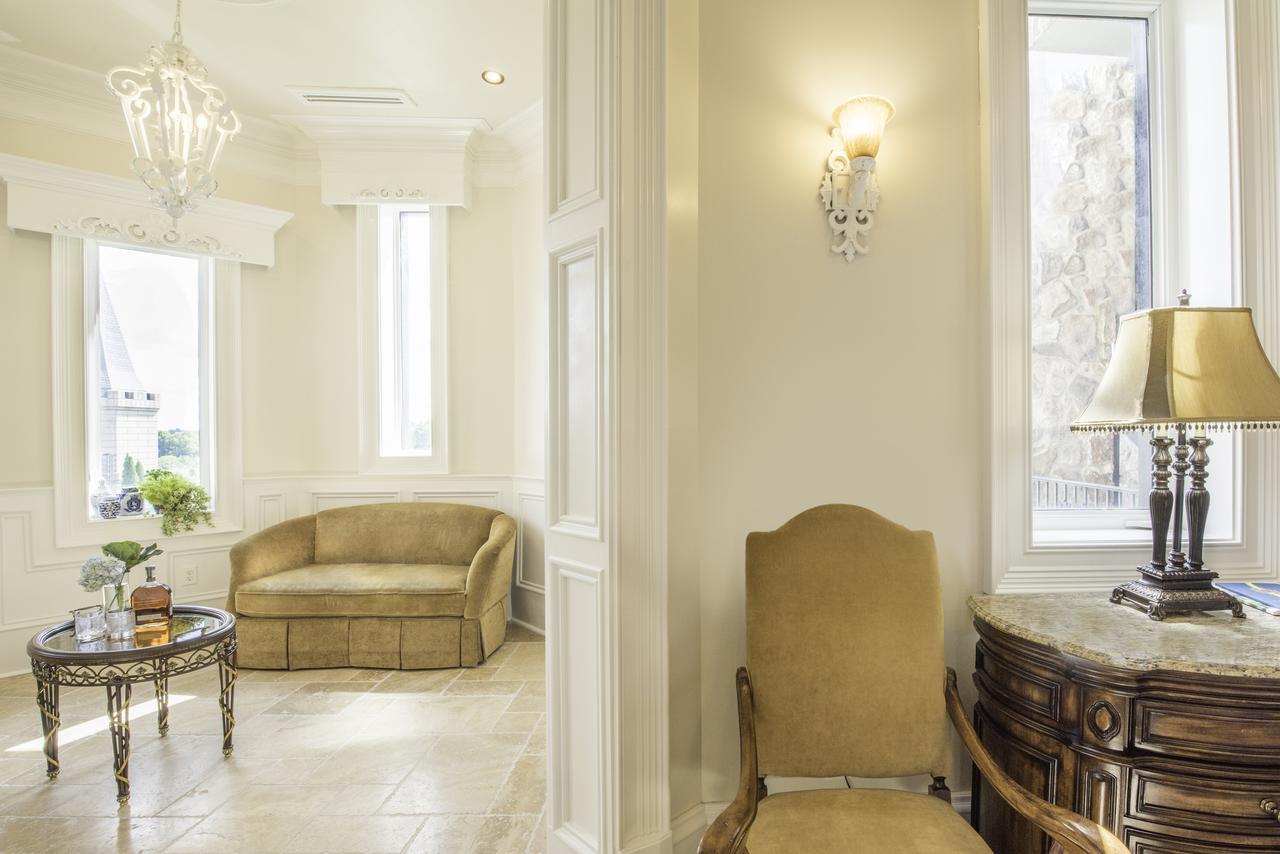 Hotel Kentucky Castle Versailles Zewnętrze zdjęcie