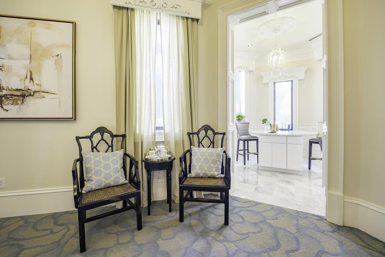 Hotel Kentucky Castle Versailles Zewnętrze zdjęcie