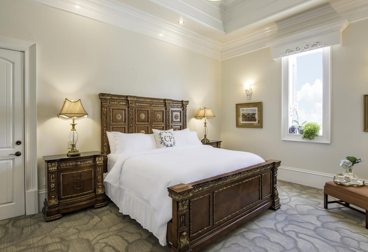 Hotel Kentucky Castle Versailles Zewnętrze zdjęcie