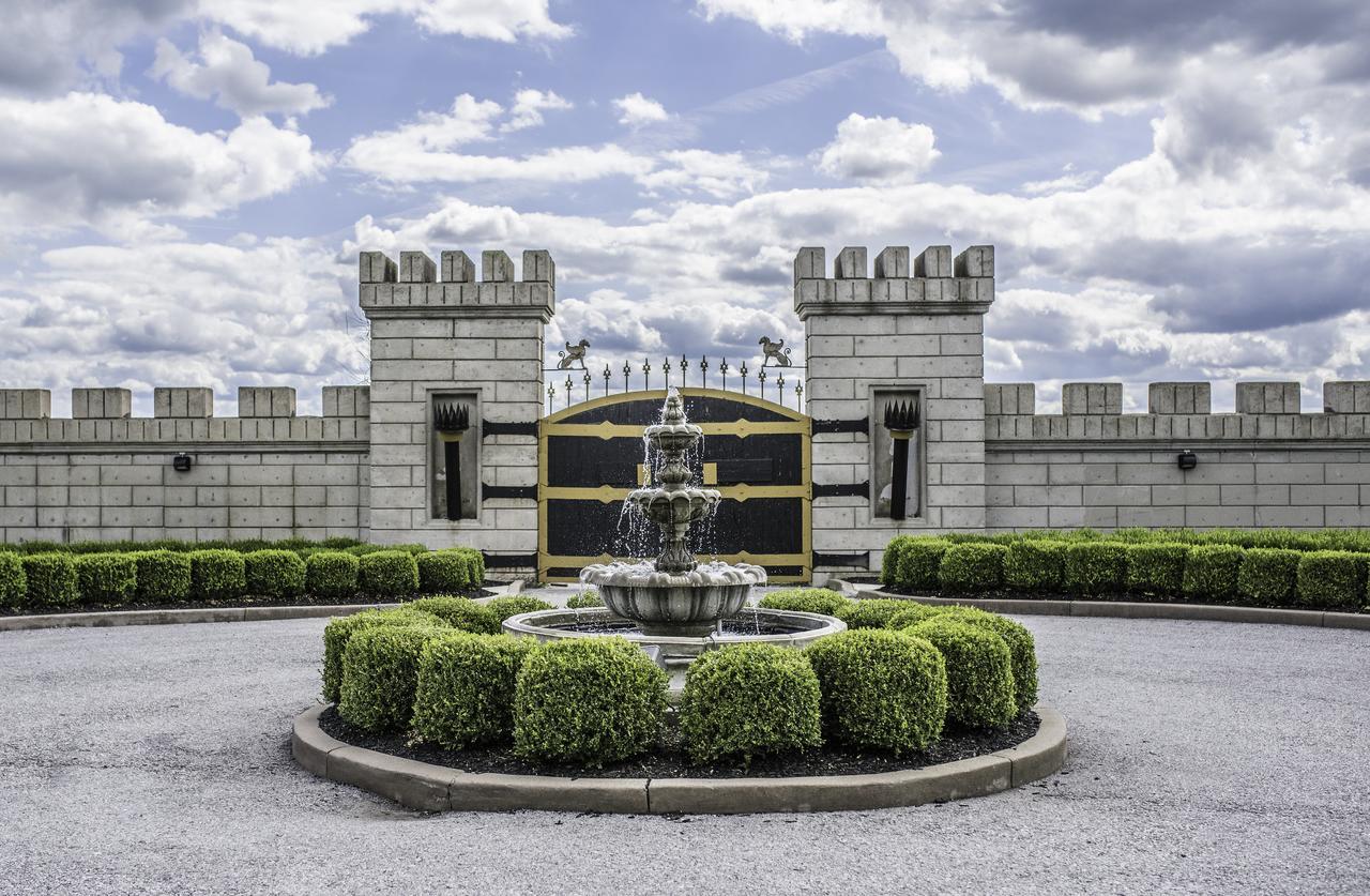 Hotel Kentucky Castle Versailles Zewnętrze zdjęcie