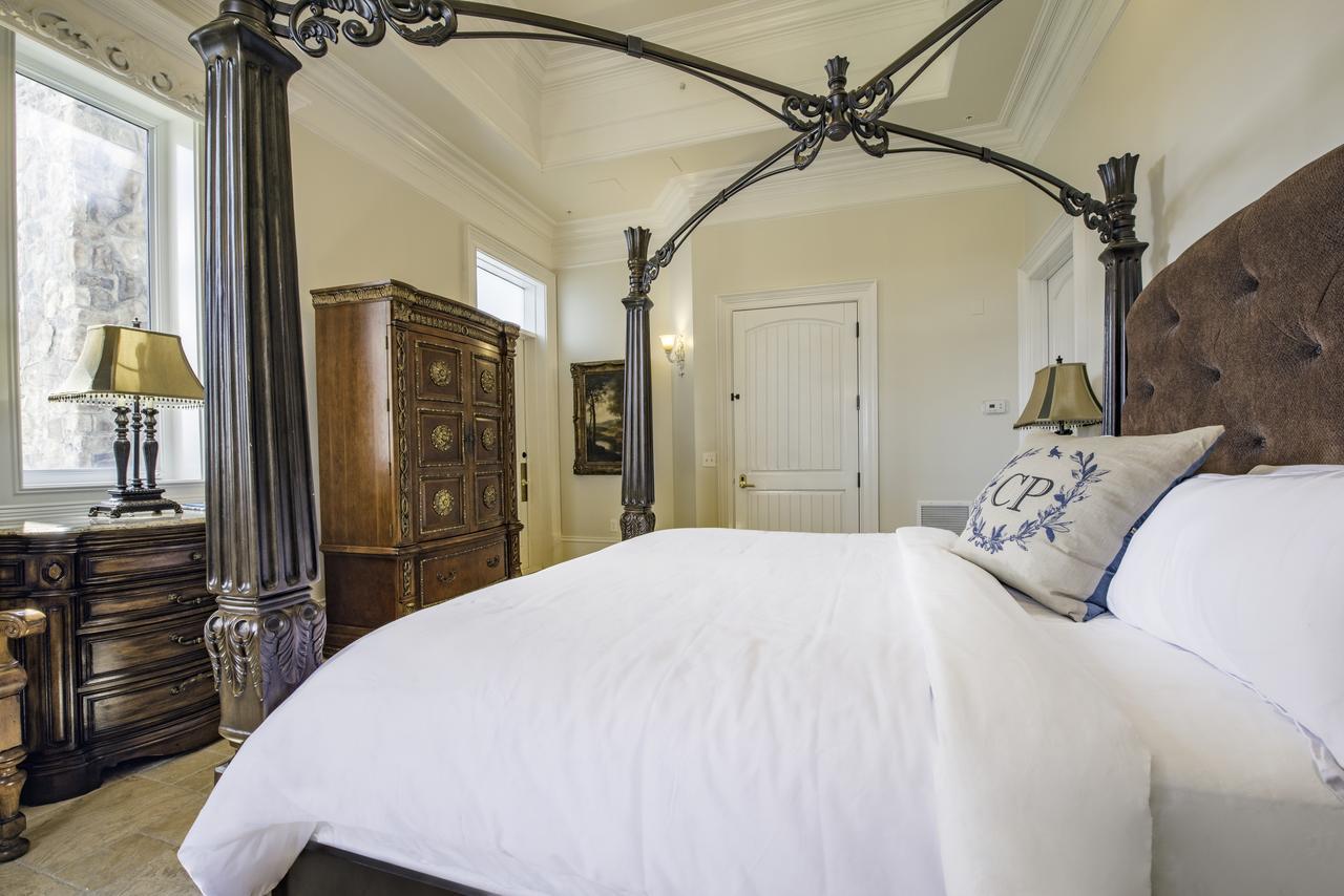 Hotel Kentucky Castle Versailles Zewnętrze zdjęcie