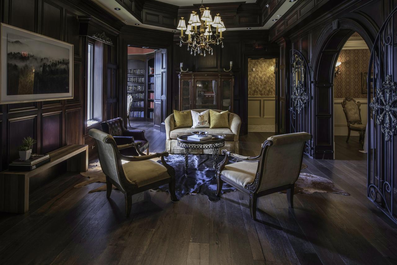 Hotel Kentucky Castle Versailles Zewnętrze zdjęcie