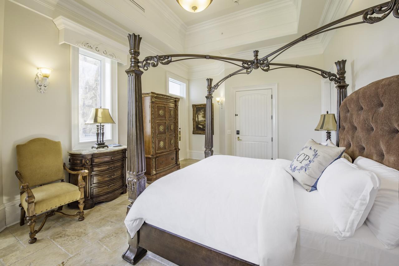 Hotel Kentucky Castle Versailles Zewnętrze zdjęcie