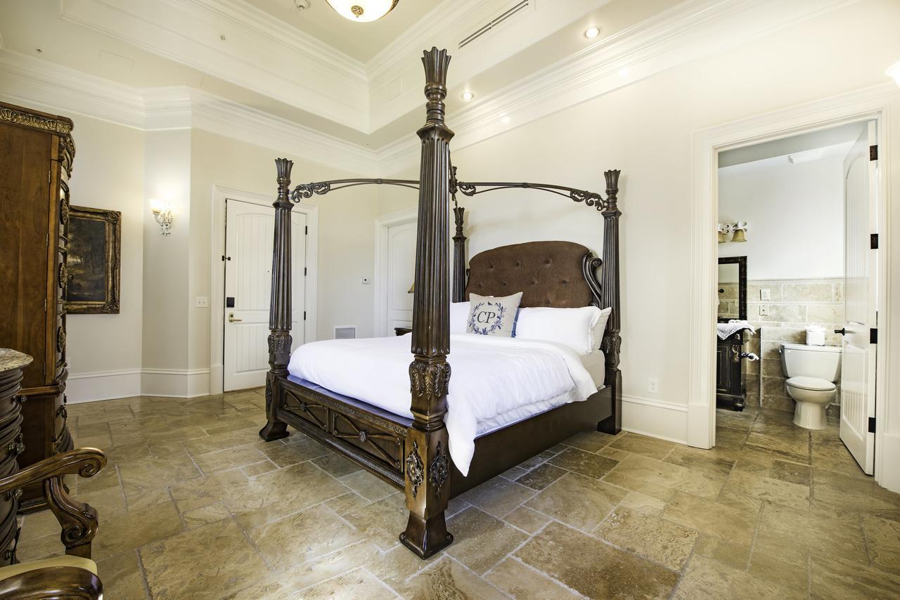 Hotel Kentucky Castle Versailles Zewnętrze zdjęcie