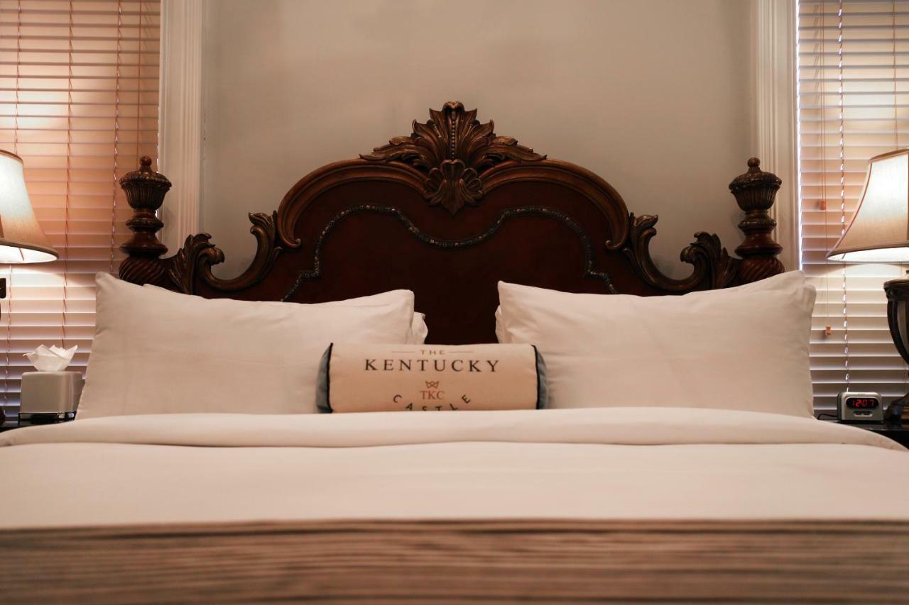 Hotel Kentucky Castle Versailles Zewnętrze zdjęcie