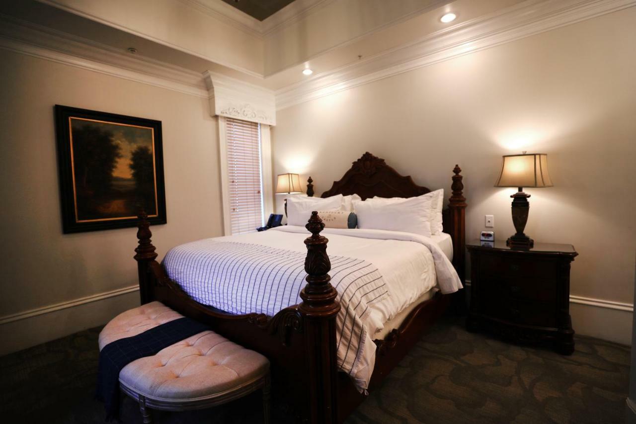 Hotel Kentucky Castle Versailles Zewnętrze zdjęcie