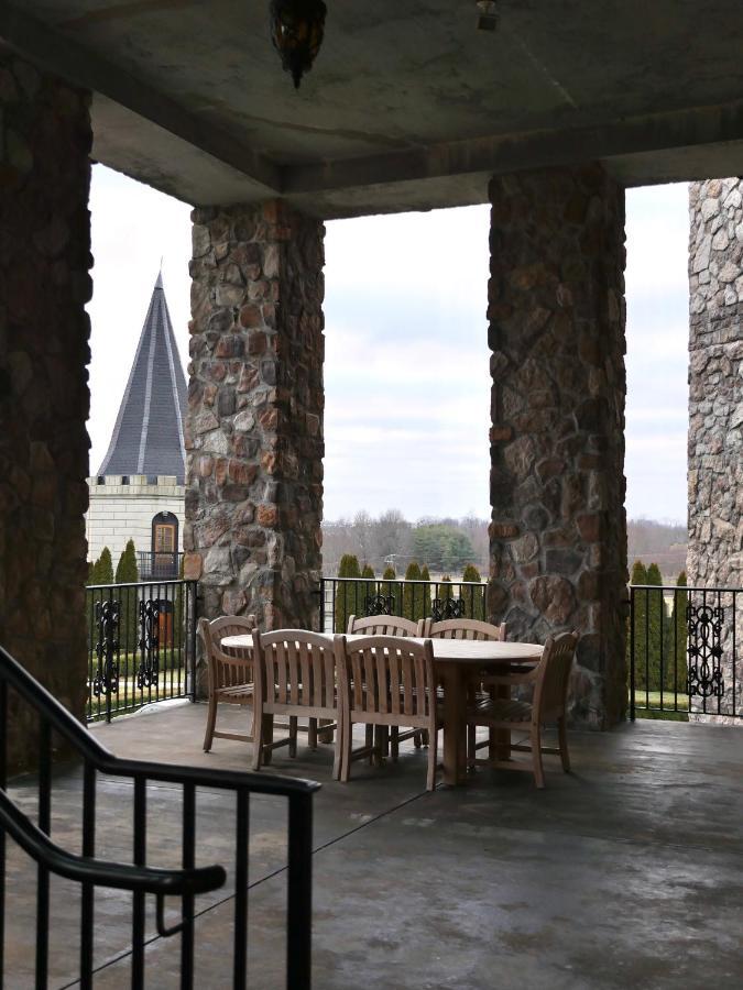 Hotel Kentucky Castle Versailles Zewnętrze zdjęcie